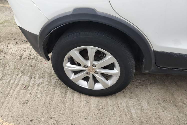 Used BYD Yuan 2017 1.5L Automatic Cool & Stylish Model Right Rear Wheel Hub