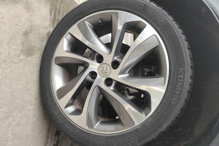 Used BYD Yuan 2017 1.5L Automatic Cool & Connected Model Right Rear Wheel Hub