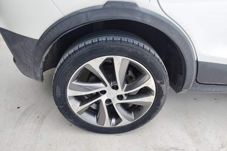 Used BYD Yuan 2017 1.5L Automatic Cool & Connected Model Right Rear Wheel Hub