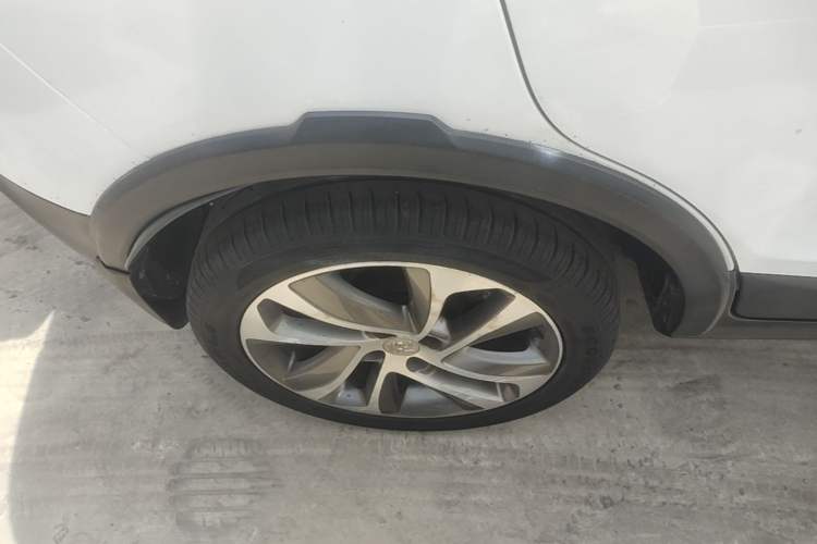Used BYD Yuan 2017 1.5L Automatic Cool & Connected Model Right Rear Wheel Hub