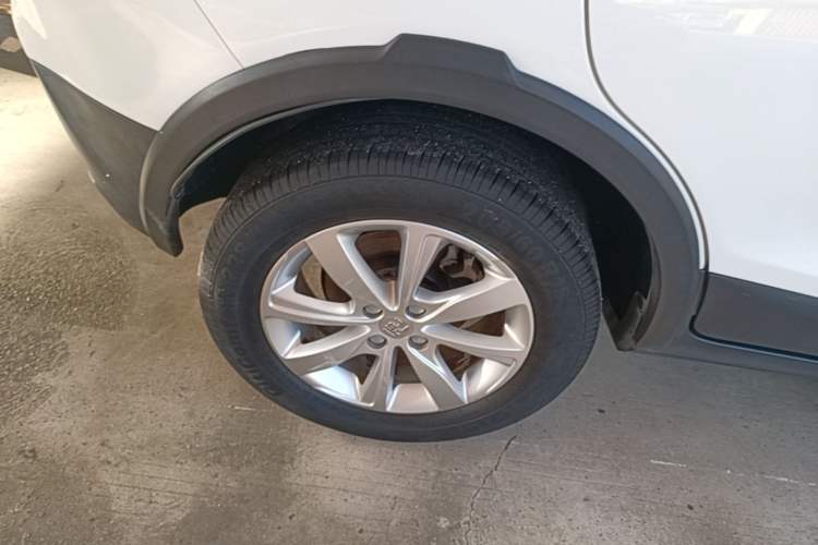 Used BYD Yuan 2017 1.5L Automatic Cool & Stylish Model Right Rear Wheel Hub