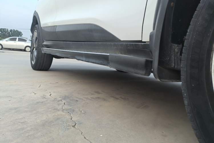 Used BYD Yuan 2017 1.5L Automatic Cool & Connected Model Right Side Sill