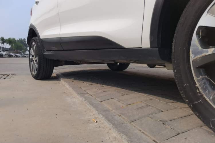 Used BYD Yuan 2017 1.5L Automatic Cool & Connected Model Right Side Sill