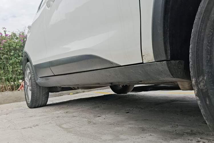 Used BYD Yuan 2017 1.5L Automatic Cool & Connected Model Right Side Sill