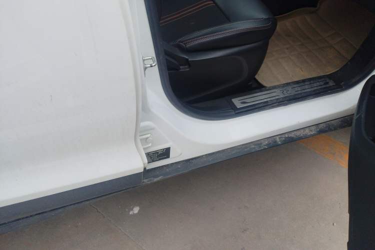 Used BYD Yuan 2017 1.5L Automatic Cool & Connected Model Right Side Sill