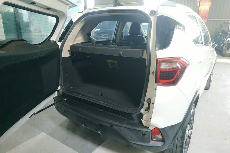 Used BYD Yuan 2017 1.5L Manual Cool Connect Model Trunk