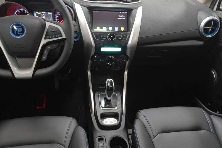 Used BYD Yuan New Energy 2018 EV360 Smart Connect Cool Edition Audio And AC Panel