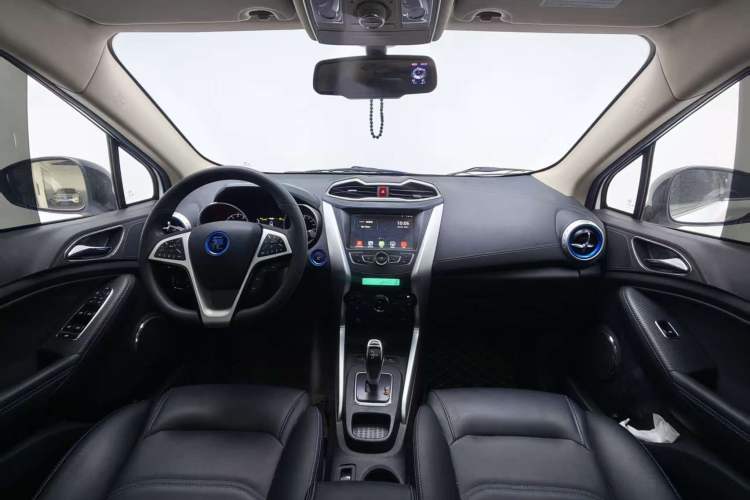 Used BYD Yuan New Energy 2018 EV360 Smart Connected Cool Model Interior 1