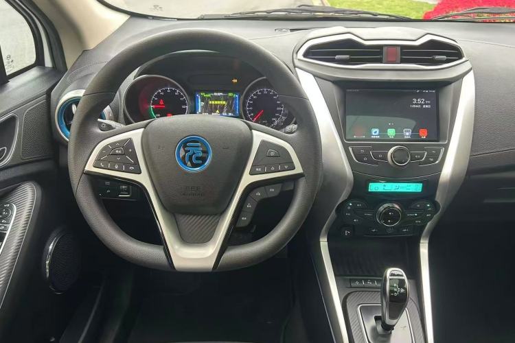 Used BYD Yuan New Energy 2018 EV360 Smart Connect Cool Edition Interior 2