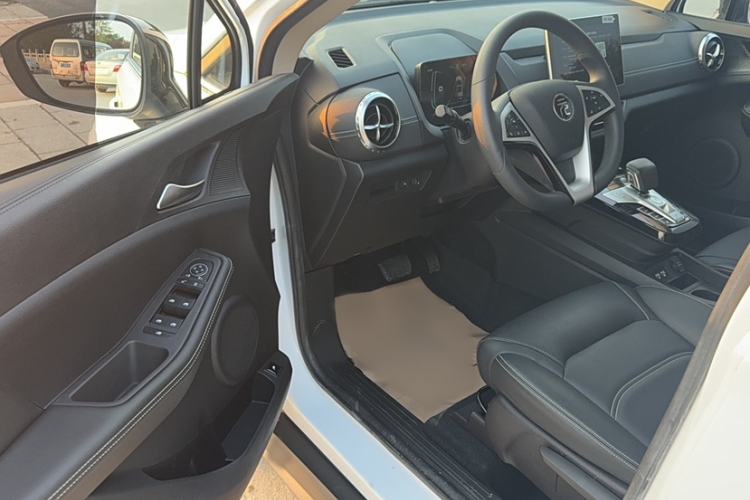 Used BYD Yuan New Energy 2019 EV535 Smart Connect Trendsetting Model Interior 2