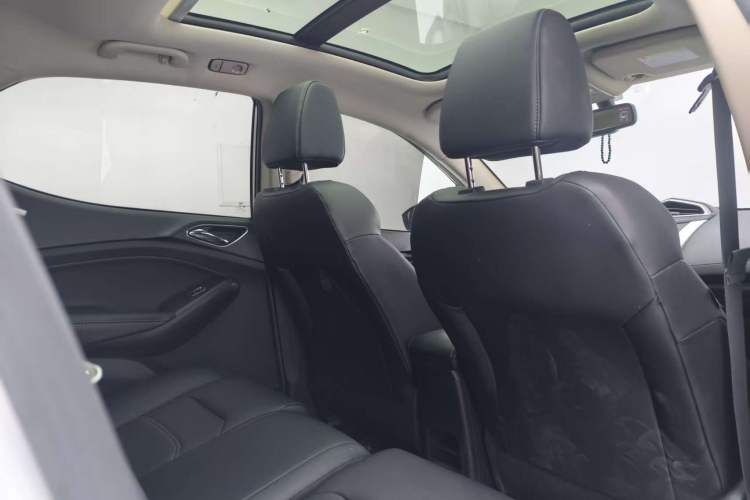 Used BYD Yuan New Energy 2018 EV360 Smart Connected Cool Model Interior 3