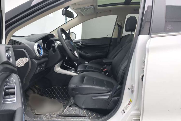 Used BYD Yuan New Energy 2018 EV360 Smart Connected Cool Model Interior 5