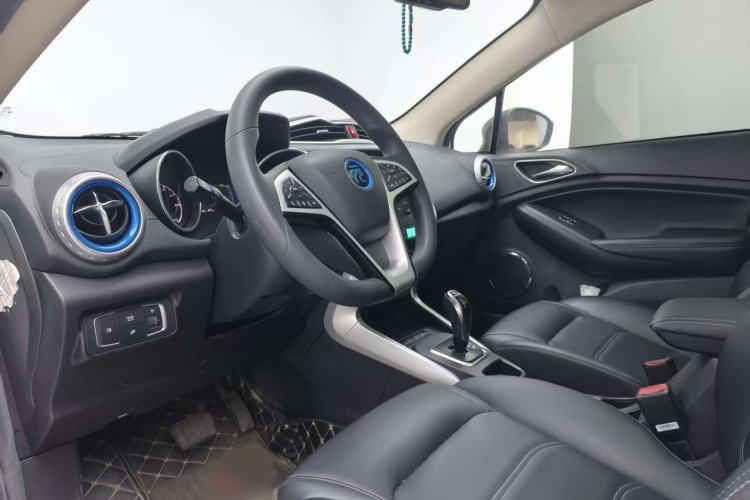 Used BYD Yuan New Energy 2018 EV360 Smart Connected Cool Model Interior 6