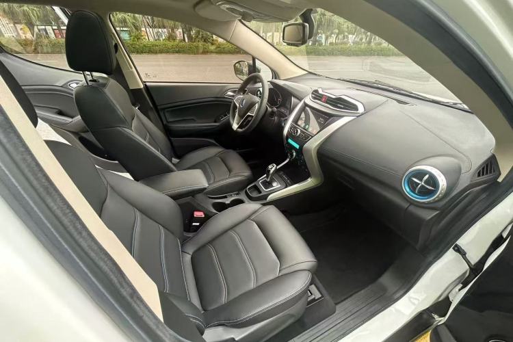 Used BYD Yuan New Energy 2018 EV360 Smart Connect Cool Edition Interior 6