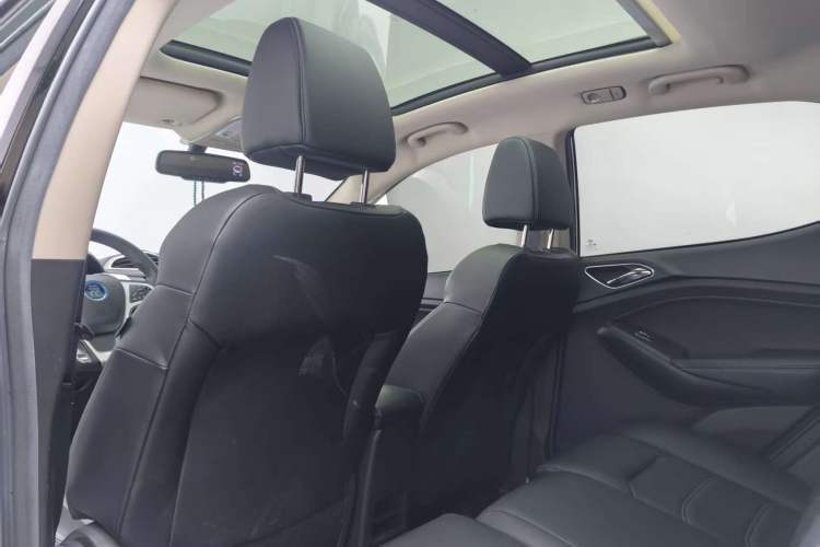 Used BYD Yuan New Energy 2018 EV360 Smart Connected Cool Model Interior 9
