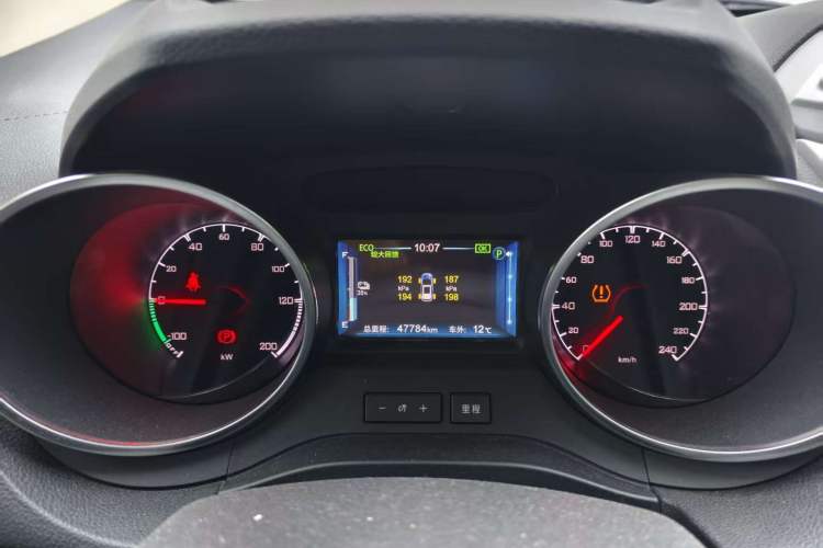 Used BYD Yuan New Energy 2018 EV360 Smart Connected Cool Model Odometer Close Up