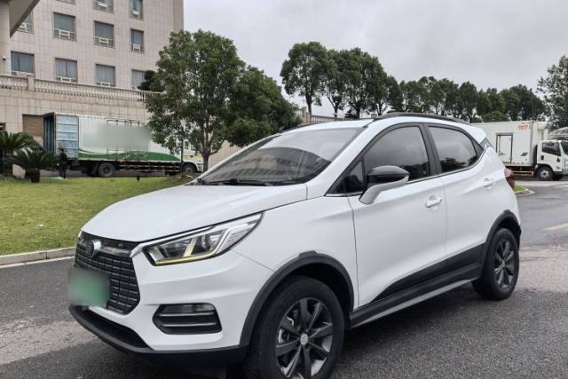 Ojetý BYD Yuan New Energy 2018 EV360 Smart Connect Cool Edition