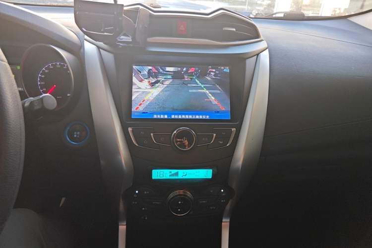Used BYD Yuan New Energy 2018 EV360 Smart Connect Cool Edition Audio And AC Panel