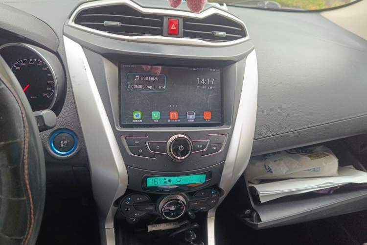 Used BYD Yuan New Energy 2018 EV360 Smart Connected Cool Model Audio And AC Panel