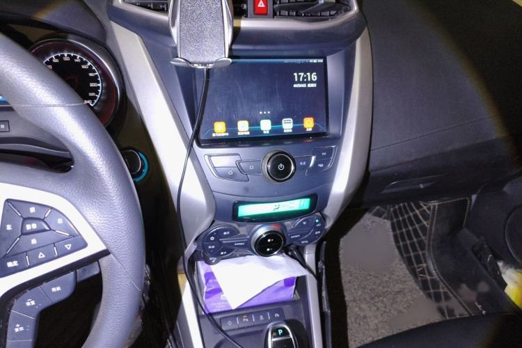 Used BYD Yuan New Energy 2018 EV360 Smart Connected Cool Model Audio And AC Panel