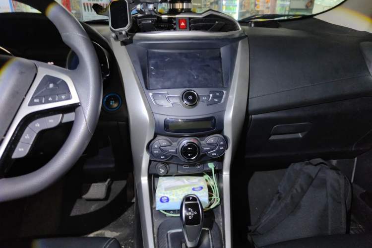 Used BYD Yuan New Energy 2018 EV360 Smart Connect Cool Edition Audio And AC Panel