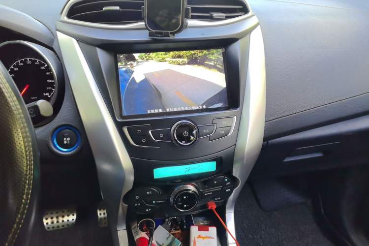 Used BYD Yuan New Energy 2018 EV360 Smart Connect Cool Edition Audio And AC Panel