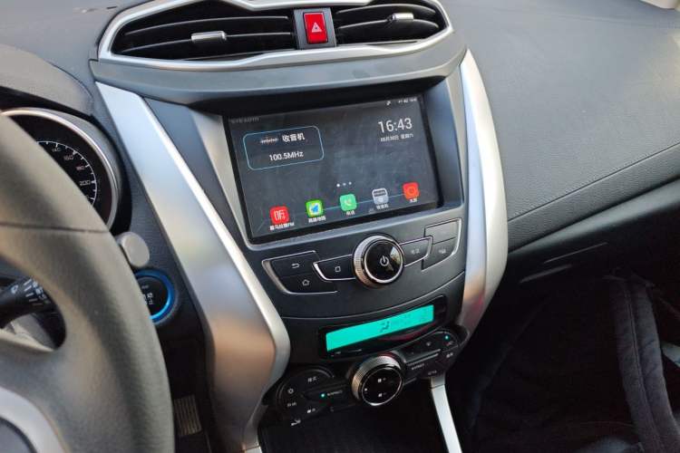 Used BYD Yuan New Energy 2018 EV360 Smart Connect Cool Edition Audio And AC Panel