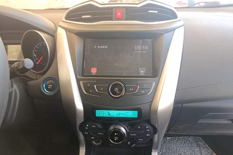 Used BYD Yuan New Energy 2018 EV360 Smart Connect Cool Edition Audio And AC Panel