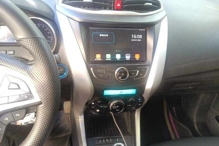 Used BYD Yuan New Energy 2018 EV360 Smart Connect Cool Edition Audio And AC Panel