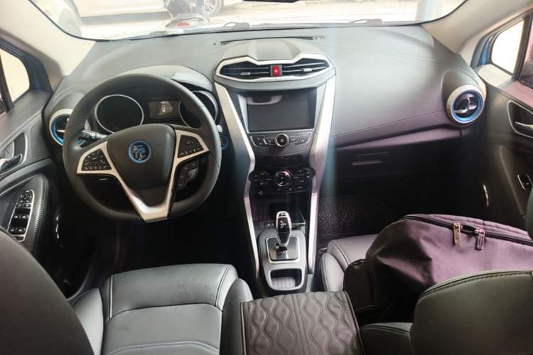 Used BYD Yuan New Energy 2018 EV360 Smart Connect Cool Edition Center Console