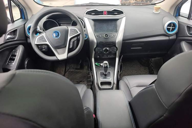 Used BYD Yuan New Energy 2018 EV360 Smart Connect Cool Edition Center Console