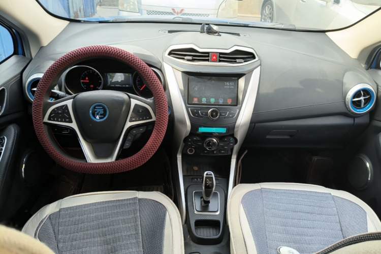Used BYD Yuan New Energy 2018 EV360 Smart Connect Cool Edition Center Console