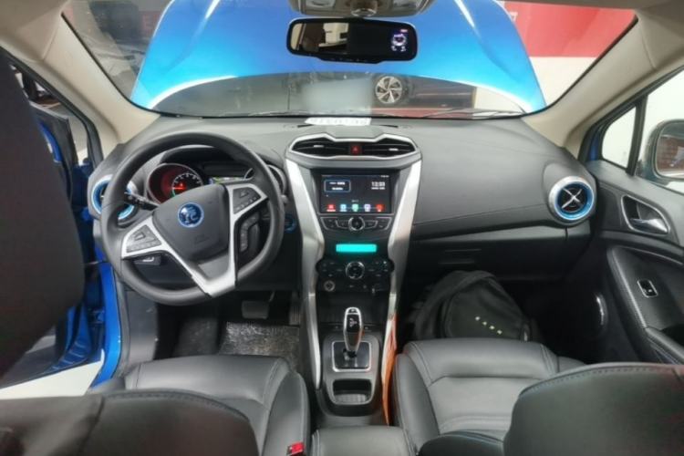 Used BYD Yuan New Energy 2018 EV360 Smart Connected Cool Model Center Console