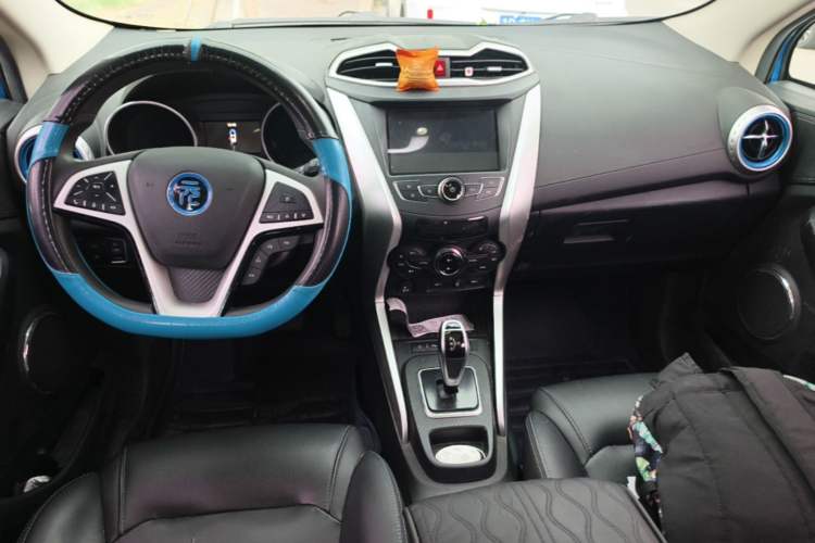 Used BYD Yuan New Energy 2018 EV360 Smart Connect Cool Edition Center Console