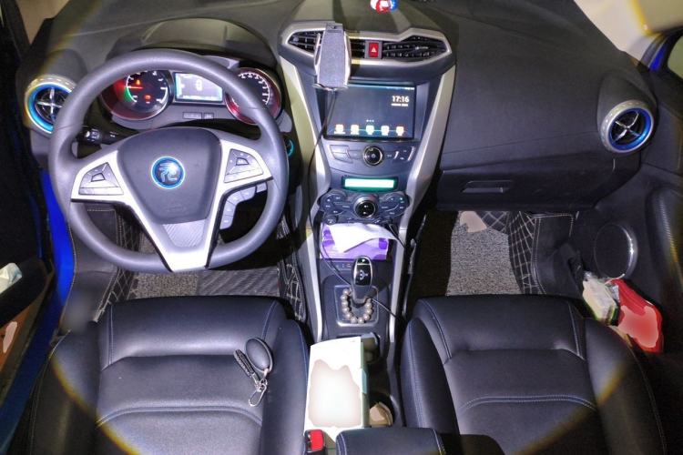 Used BYD Yuan New Energy 2018 EV360 Smart Connected Cool Model Center Console