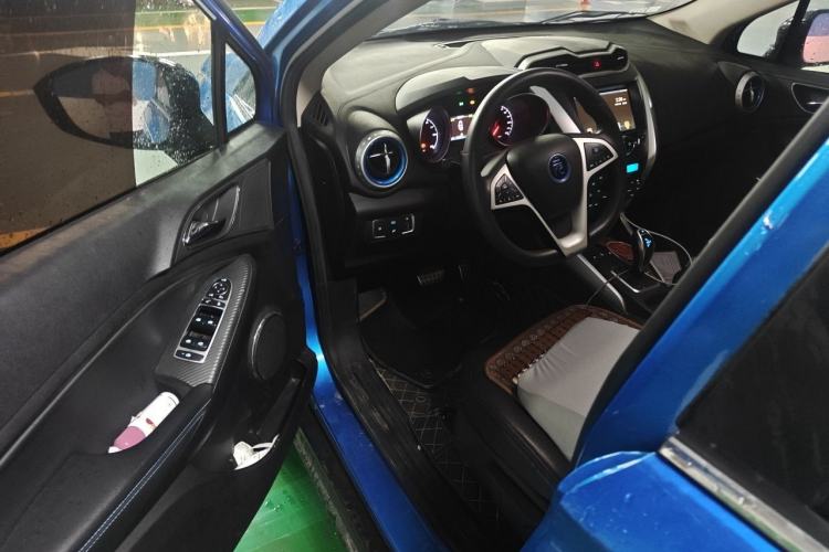 Used BYD Yuan New Energy 2018 EV360 Smart Connected Cool Model Driver Seat