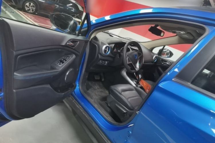 Used BYD Yuan New Energy 2018 EV360 Smart Connected Cool Model Driver Seat