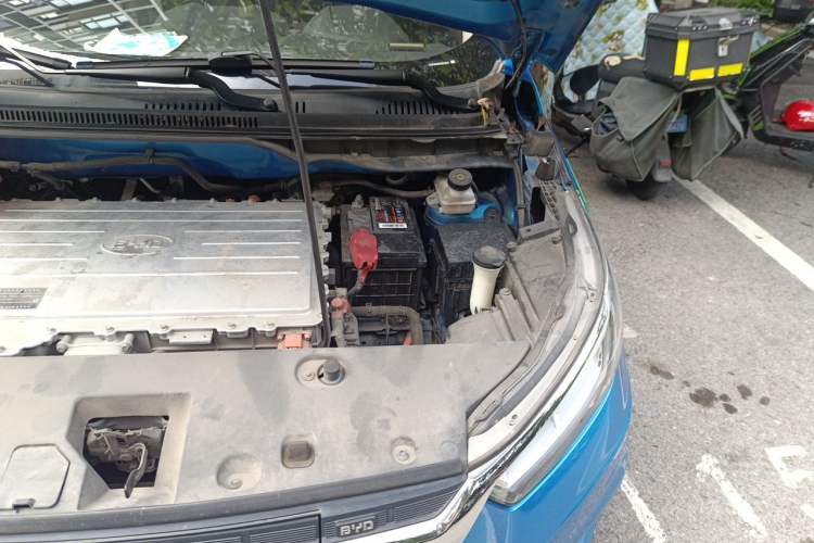 Used BYD Yuan New Energy 2018 EV360 Smart Connected Cool Model Engine Bay Left