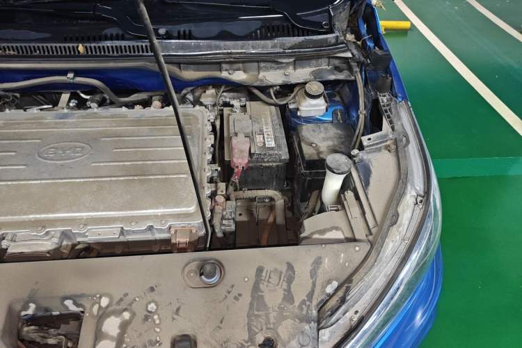 Used BYD Yuan New Energy 2018 EV360 Smart Connected Cool Model Engine Bay Left