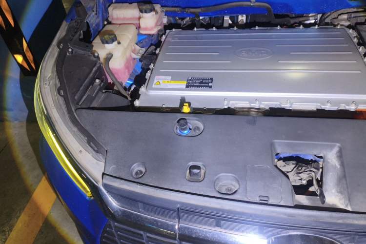Used BYD Yuan New Energy 2018 EV360 Smart Connected Cool Model Engine Bay Right