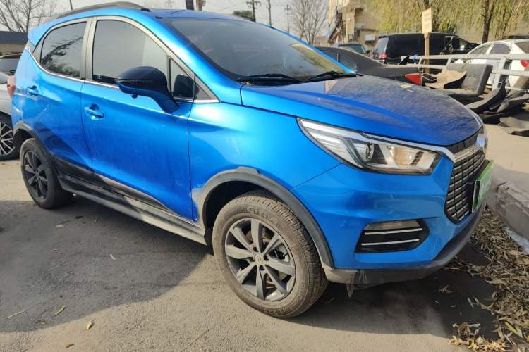 Used BYD Yuan New Energy 2018 EV360 Smart Connect Cool Edition Front Right 45 Deg