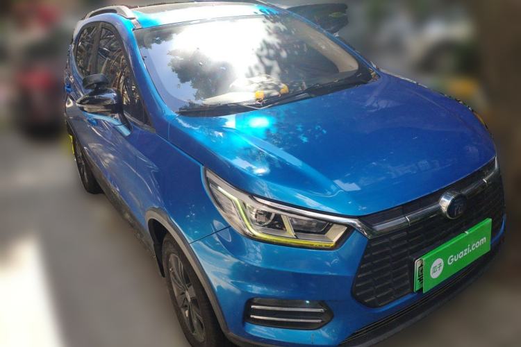 Used BYD Yuan New Energy 2018 EV360 Smart Connect Cool Edition Front Right 45 Deg