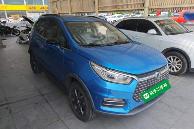 Used BYD Yuan New Energy 2018 EV360 Smart Connect Cool Edition Front Right 45 Deg