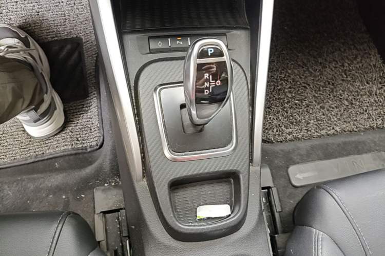 Used BYD Yuan New Energy 2018 EV360 Smart Connect Cool Edition Gear Lever