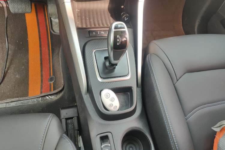 Used BYD Yuan New Energy 2018 EV360 Smart Connect Cool Edition Gear Lever