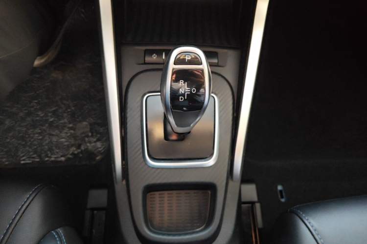 Used BYD Yuan New Energy 2018 EV360 Smart Connect Cool Edition Gear Lever