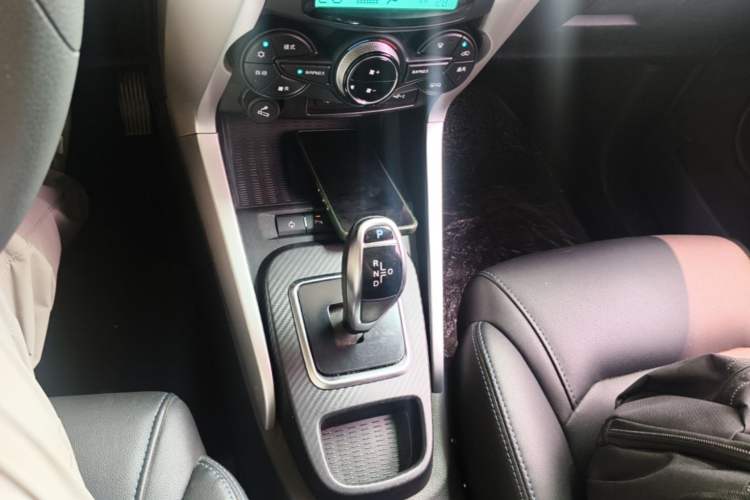 Used BYD Yuan New Energy 2018 EV360 Smart Connect Cool Edition Gear Lever