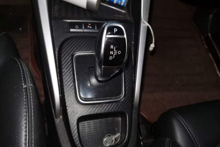 Used BYD Yuan New Energy 2018 EV360 Smart Connect Cool Edition Gear Lever