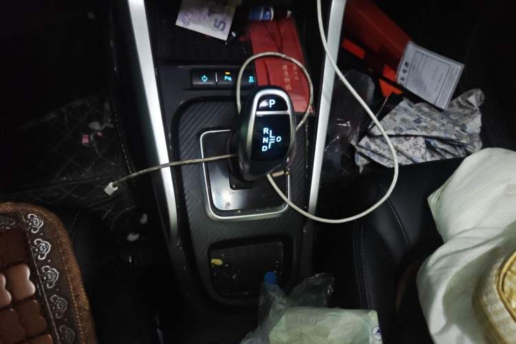 Used BYD Yuan New Energy 2018 EV360 Smart Connected Cool Model Gear Lever