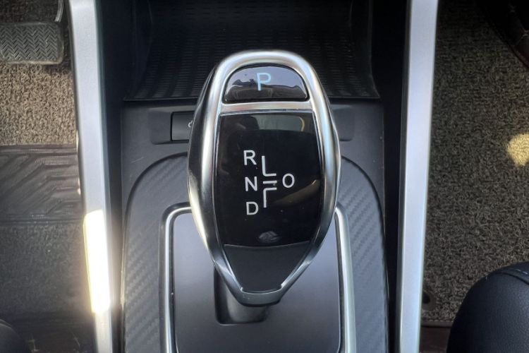 Used BYD Yuan New Energy 2018 EV360 Smart Connect Cool Edition Gear Lever